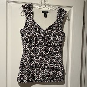 WHITE HOUSE BLACK MARKET MEDALLION PRINT LAYERED TOP SIZE MEDIUM.  New no Tags!